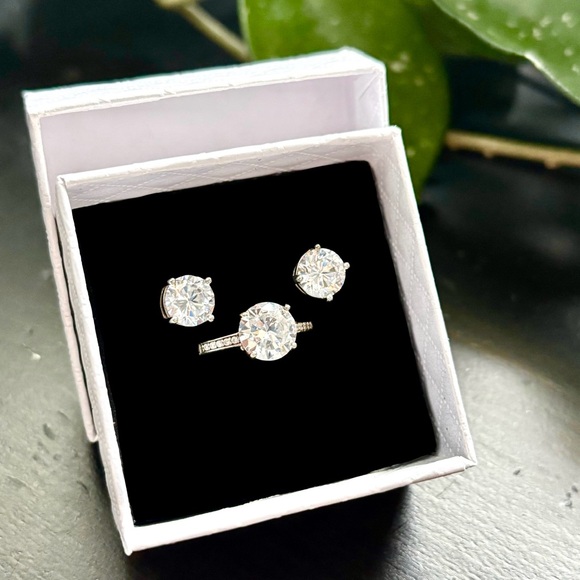 ✨Sterling Silver Solitaire Ring & Pierced Solitaire Earring Set Sz 7 *New* ✨ - Picture 7 of 11